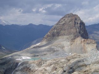 mont seti con sotto il laghetto