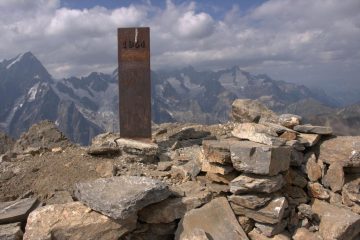 la vetta della Grande Rochère e il segnale trigonometrico IGM (22-8-2009)