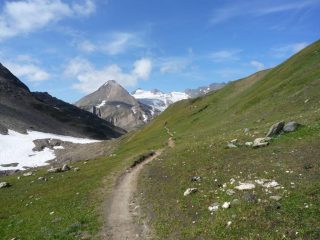 Verso il Rif. di Capanna Corno