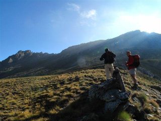 Giunti all'avvallamento superiore, a destra la nostra meta