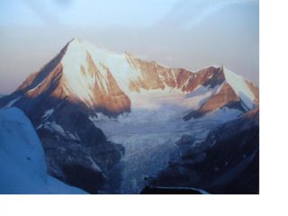 Il Weisshorn e il Bishorn all'alba dall'Hobbergletscher...