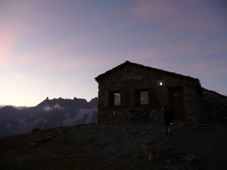 Ultime luci al bivacco