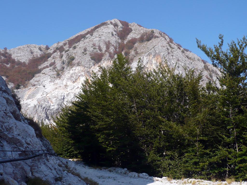 Monte Altissimo visto dalla cava del Fondone