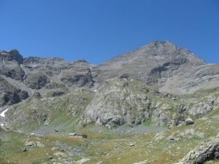 Il rifugio e l' anticima