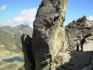 Arianna osserva il Lago grande di S.Anna dall'alto