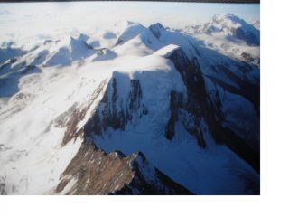 I 4000 del Vallese con in fondo a dx il massiccio del Rosa....dal Taschhorn