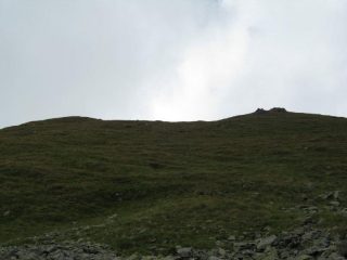 La cresta con l'ometto vista dai ruderi