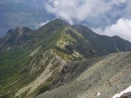 La cresta di discesa, sullo sfondo il Monte Lyan