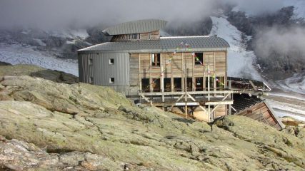 Refuge des Conscrits, ottima base di partenza per le salite al Dome de Miage (5-9-2009)