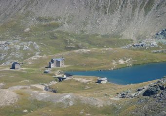 Lago e rifugio Miserin dalla Fenètre