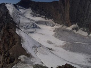 04 - Ghiacciaio del Trajo, parte alta tra punta nera-bianca e Grivola