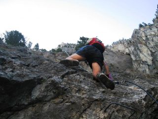 graz saggia la roccia nella parte centrale