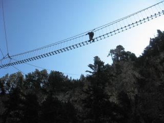 graz in azione sul ponte tibetano piu lungo del mondo