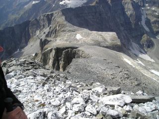 L'ampia cresta che sale dal Passo Boccareccio