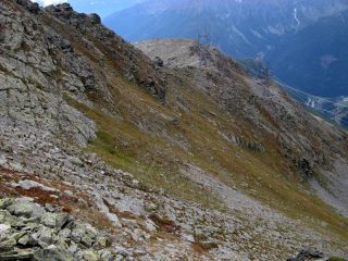 In direzione della Côte de Barasson, si notano il sentiero 14A e poco più in alto una seconda traccia.