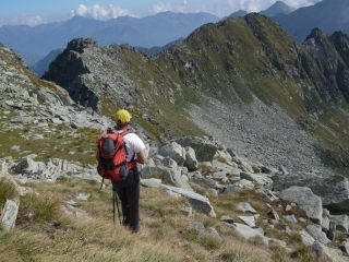 in discesa sullo sfondo il mont arbeuil