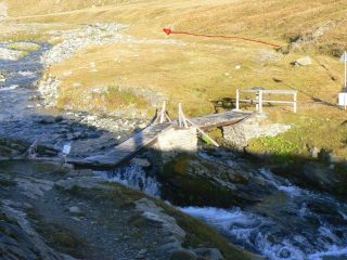 ponte pericolante e percorso corretto