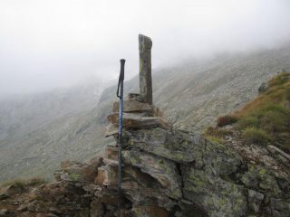 L'ometto in pietra ricostruito, al Colle Valletta