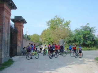Arrivo alle mura del castello di Racconigi