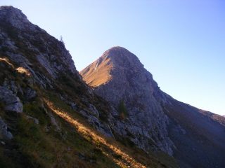 Il monte Campaggio vestito dai primi raggi del pianeta