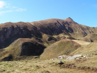 Ben visibli i grossi ometti sulla cresta