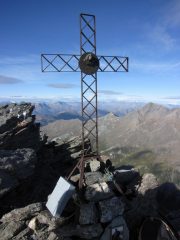 la croce di vetta della Cima del Pelvo (11-10-2009)