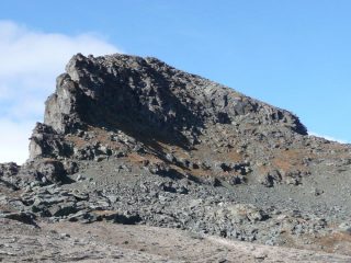 Rothorn, cresta dritta e cresta di salita a destra.