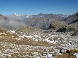 Uno sguardo dall'altra parte del colle verso la Francia