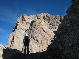 Verso il masso incastrato