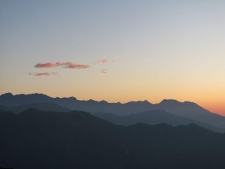 Salendo all'alba da Carello