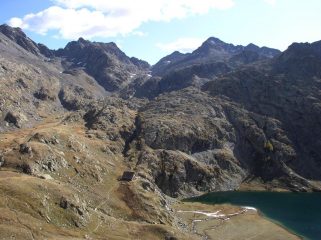 versante della Tinée. Ref. de Vens, sullo sfondo a destra, la borgonio e la clai