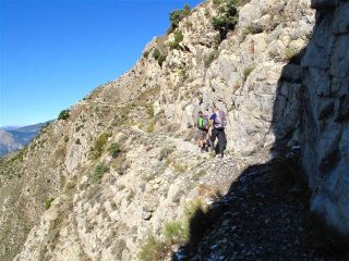 Il sentiero tagliato nella roccia