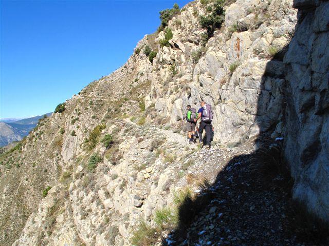 Il sentiero tagliato nella roccia