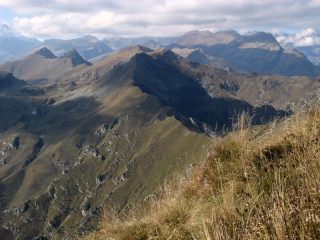La cresta prosegue verso il Bellavarda...