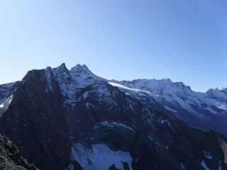 Di fronte a me la Cissetta,le Patri,gli Apostoli,la Roccia Viva,la becca di Gay etc...