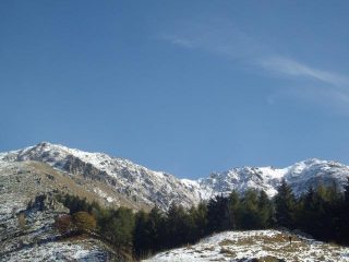 a sinistra la dorsale di discesa