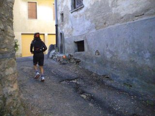nella borgata prima della discesa finale
