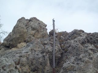 esce dalle viscere della montagna 