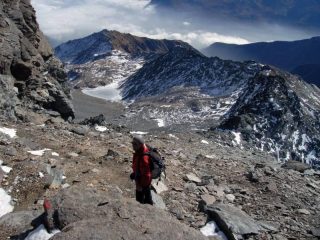 Michelino in discesa, sfondo Lago della Vecchia