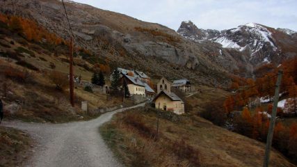 Fouillouse, punto di partenza per la salita al Refuge de Chambeyron (31-10-2009)