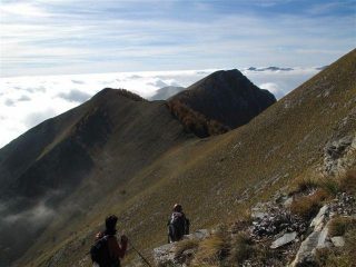 Ripidi pendii erbosi verso la Baisse de Pourtiguère