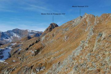 monte nero e monte (punta su IGC) santanel visti dalla spalla sopra il lago