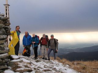 in punta alla cima Mares