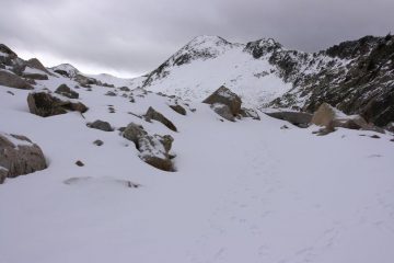 la Cima di Fremamorta vista dal Lago mediano di Fremamorta (7-11-2009)