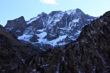 Argentera (parete Ovest) vista dal sentiero che porta ai Laghi di Fremamorta (7-11-2009)