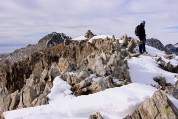 sulla cresta sommitale, a pochi minuti dalla cima (7-11-2009)