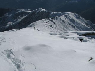 La cresta da percorrere in discesa