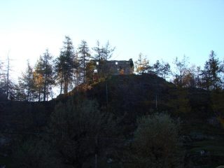 alla riserva d’Holay  il castello di Susey
