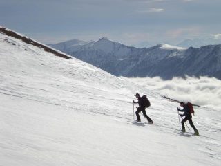 sole e nebbie nel fondovalle