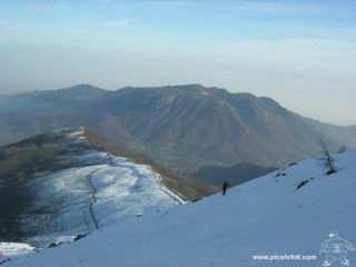 salendo sulla dx degli impianti
